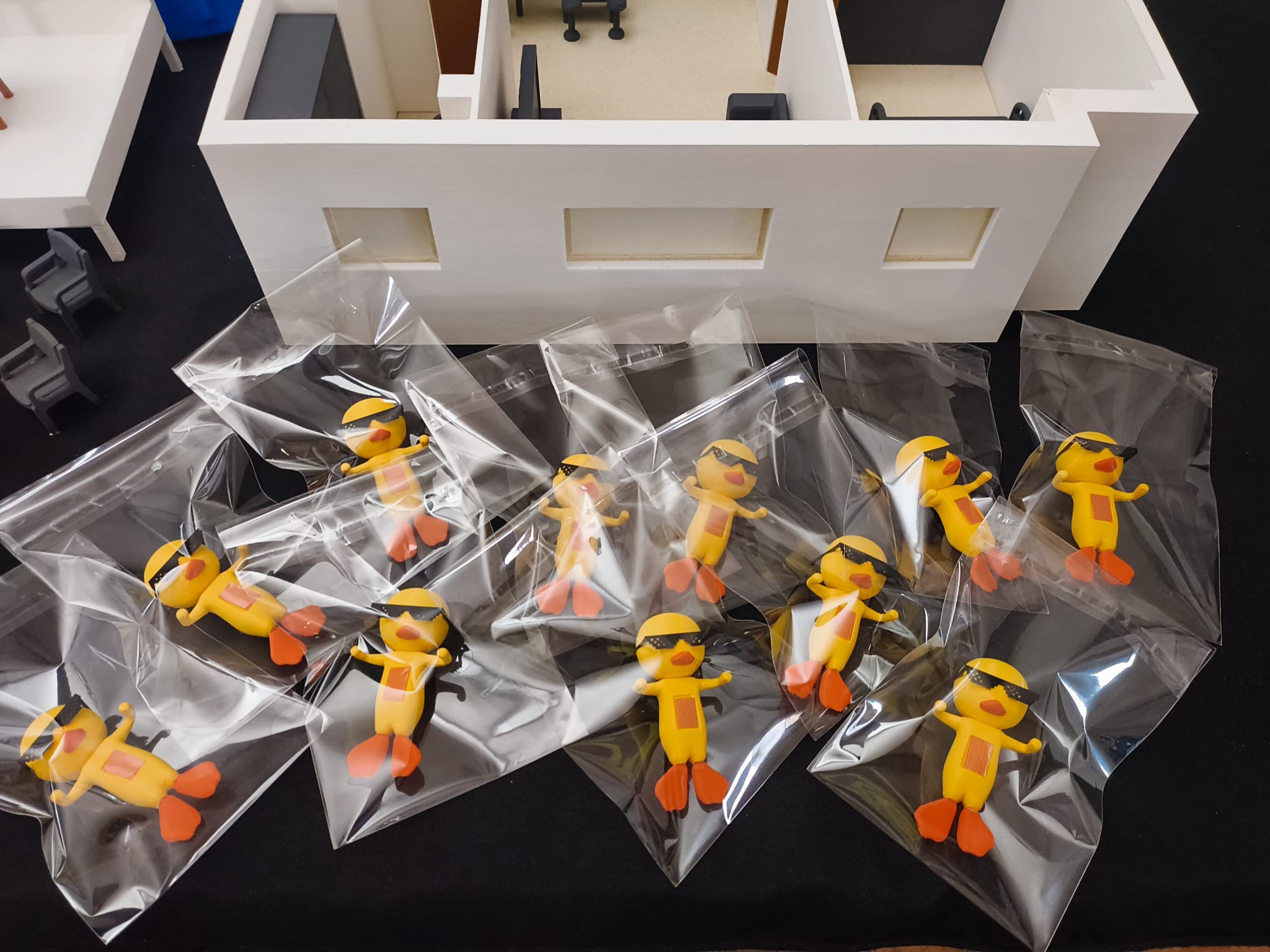 Figuras patos corporativos regalo empresa